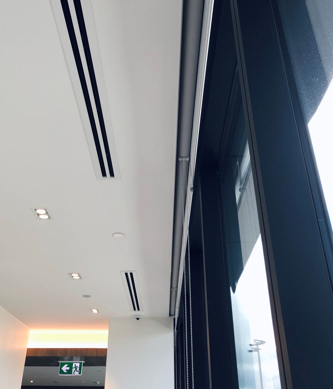Recessed blind box for seamless waterfall visuals
