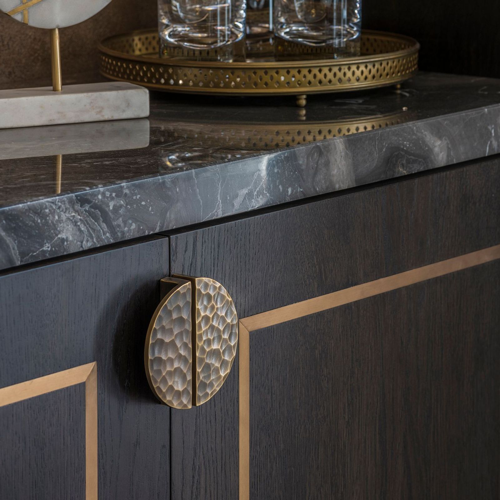 Hammered-Moon-Collection-In-Residence-18206.jpg