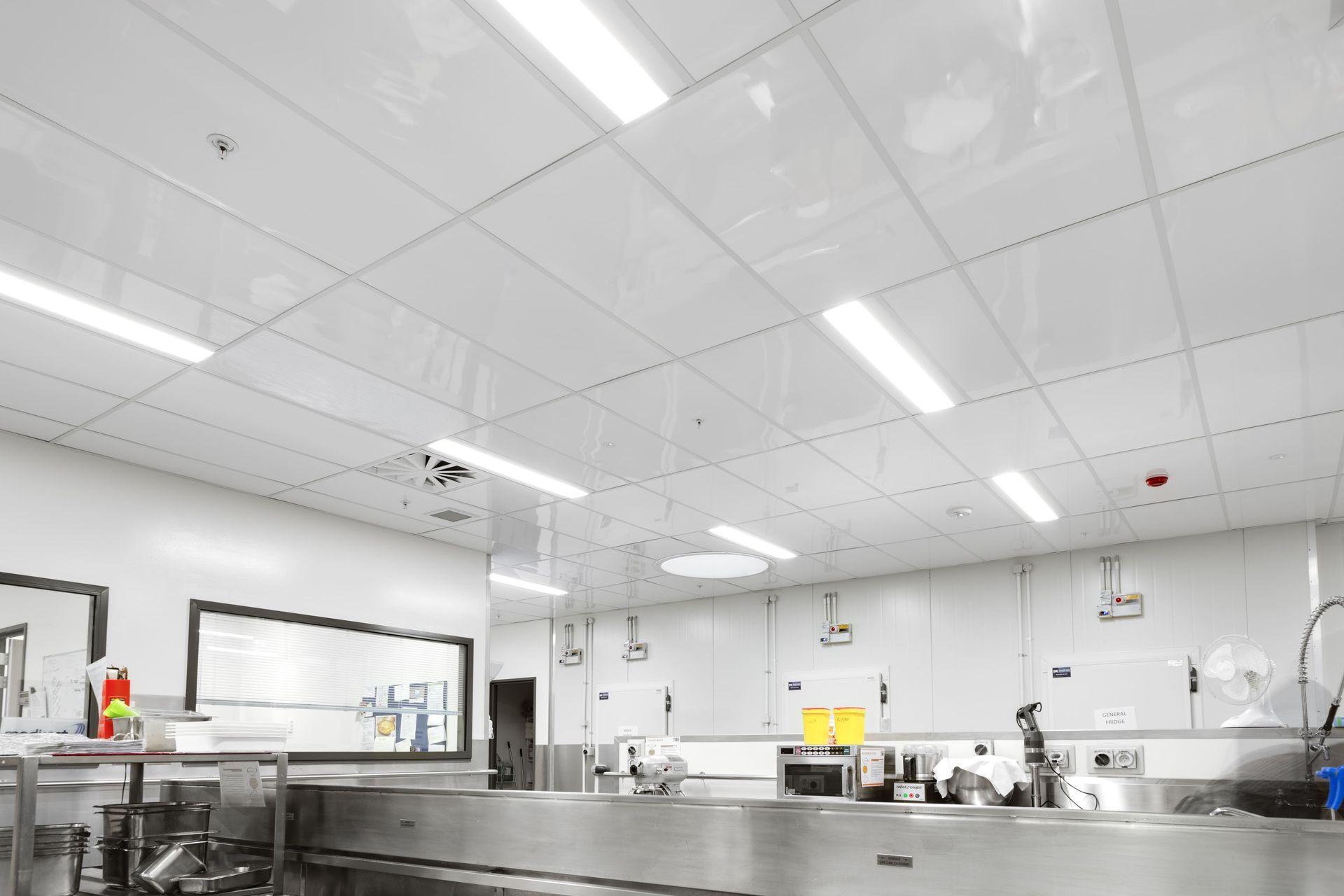 Fenta ceiling tiles in white gloss are the ideal solution in this medical setting.