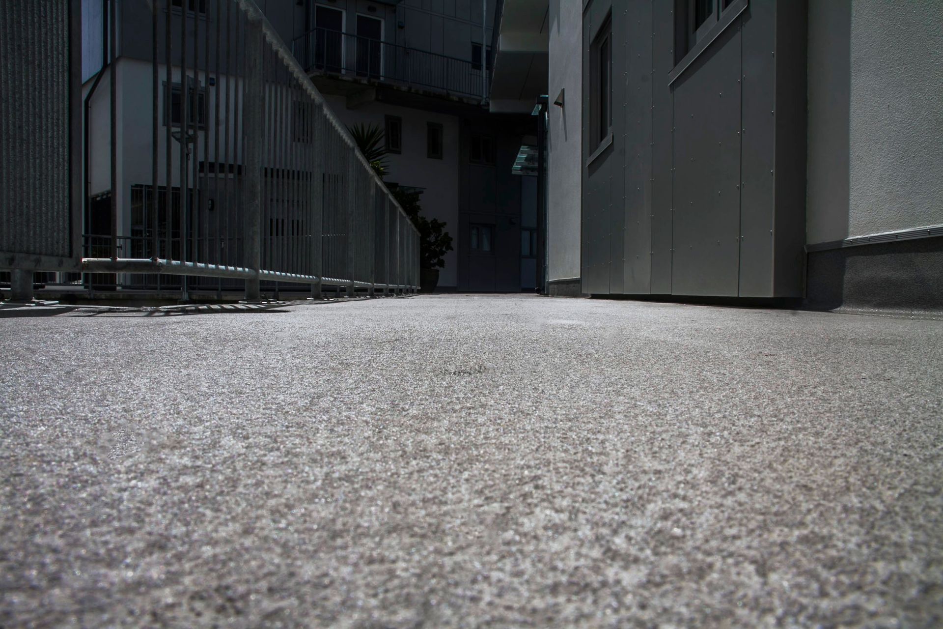 The membrane is available in seven colours.