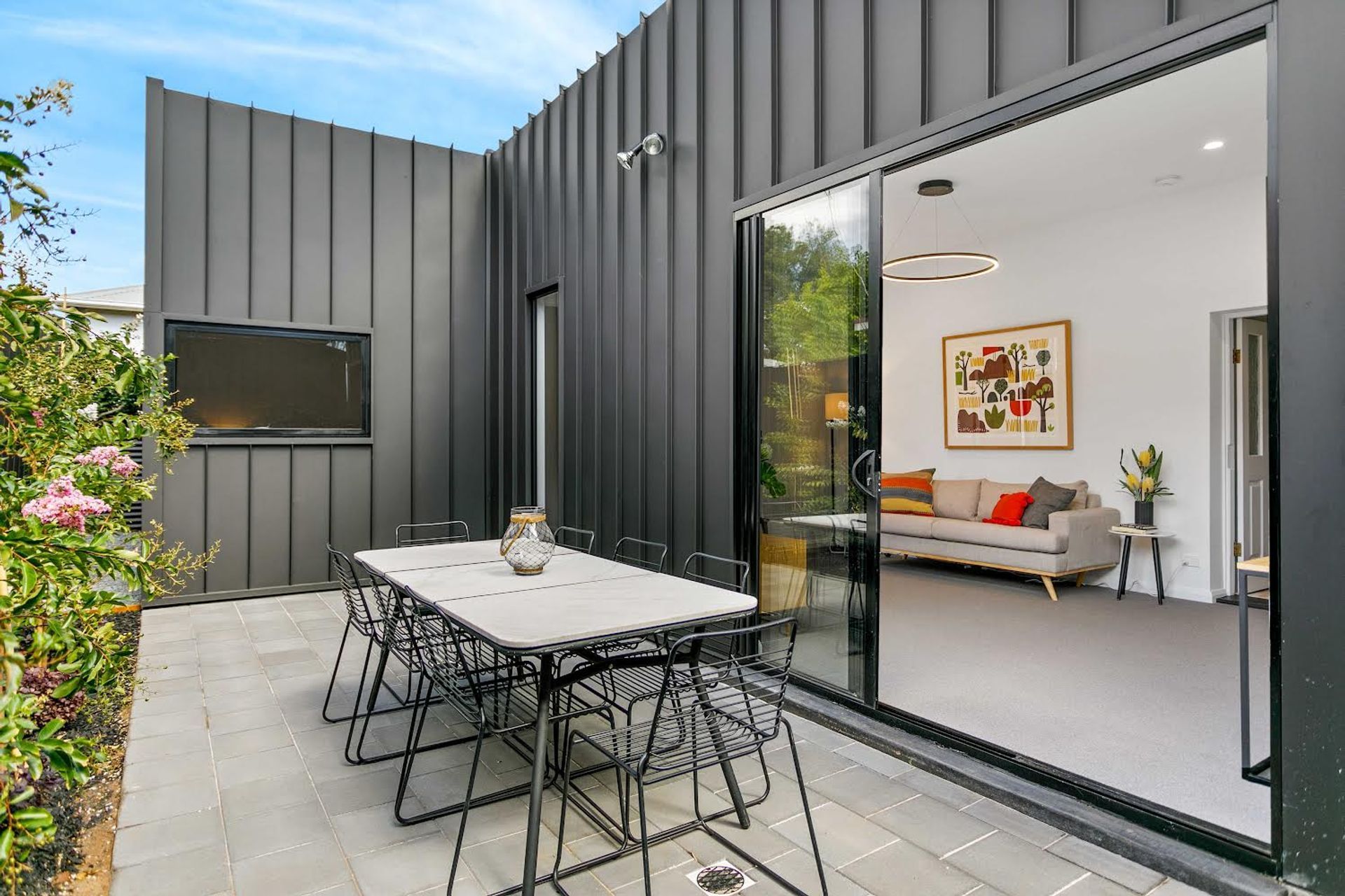 The information on Met-TECH by Metroll is regularly updated so builders can stay up to date on new regulations and perform to the best of their abilities