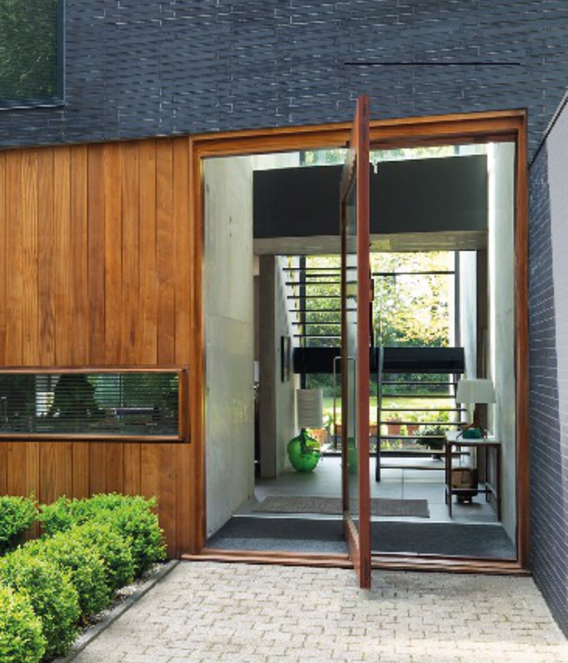 Mardeco's 3D hinges and door pivots offer design flexibility for designers and architects.