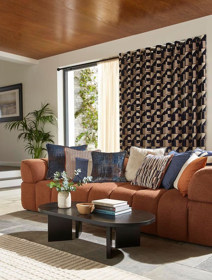 Rod. Fabric: ILIV, Infinity Velvet collection