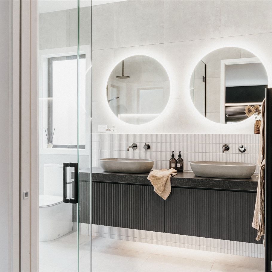 How to choose the best bathroom vanity lights for your space