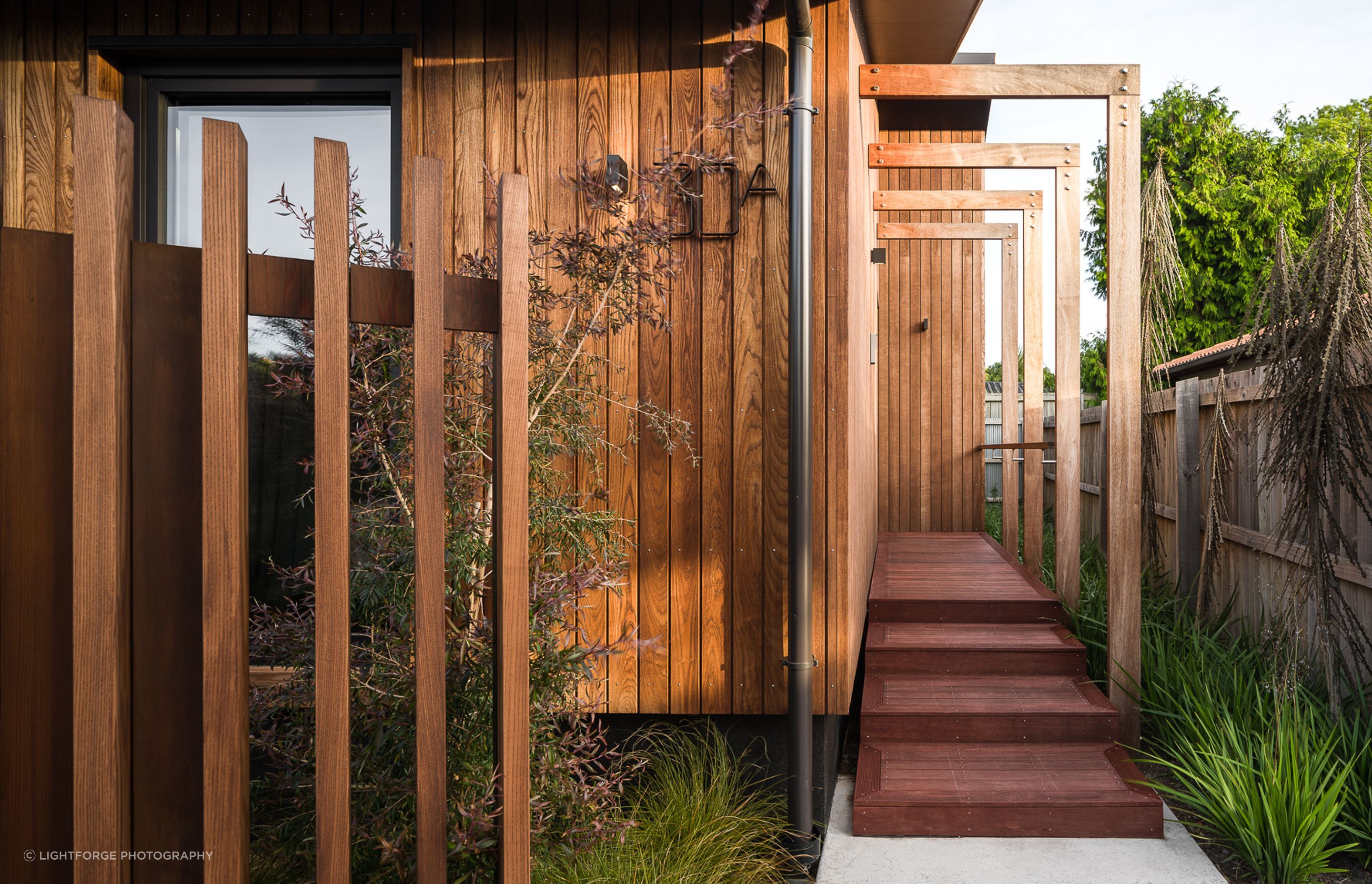 The residential project, designed by Bob Burnett Architecture and built by Dan Saunders Construction, celebrates the natural beauty of timber.
