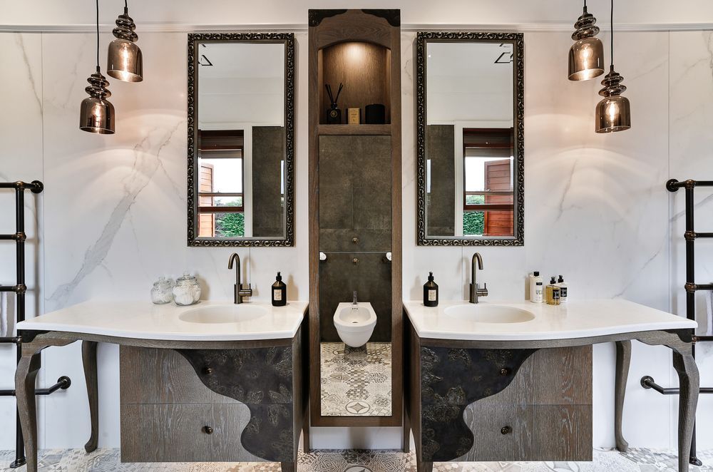 There's no shortage of great ideas when it comes to bathroom vanity lighting