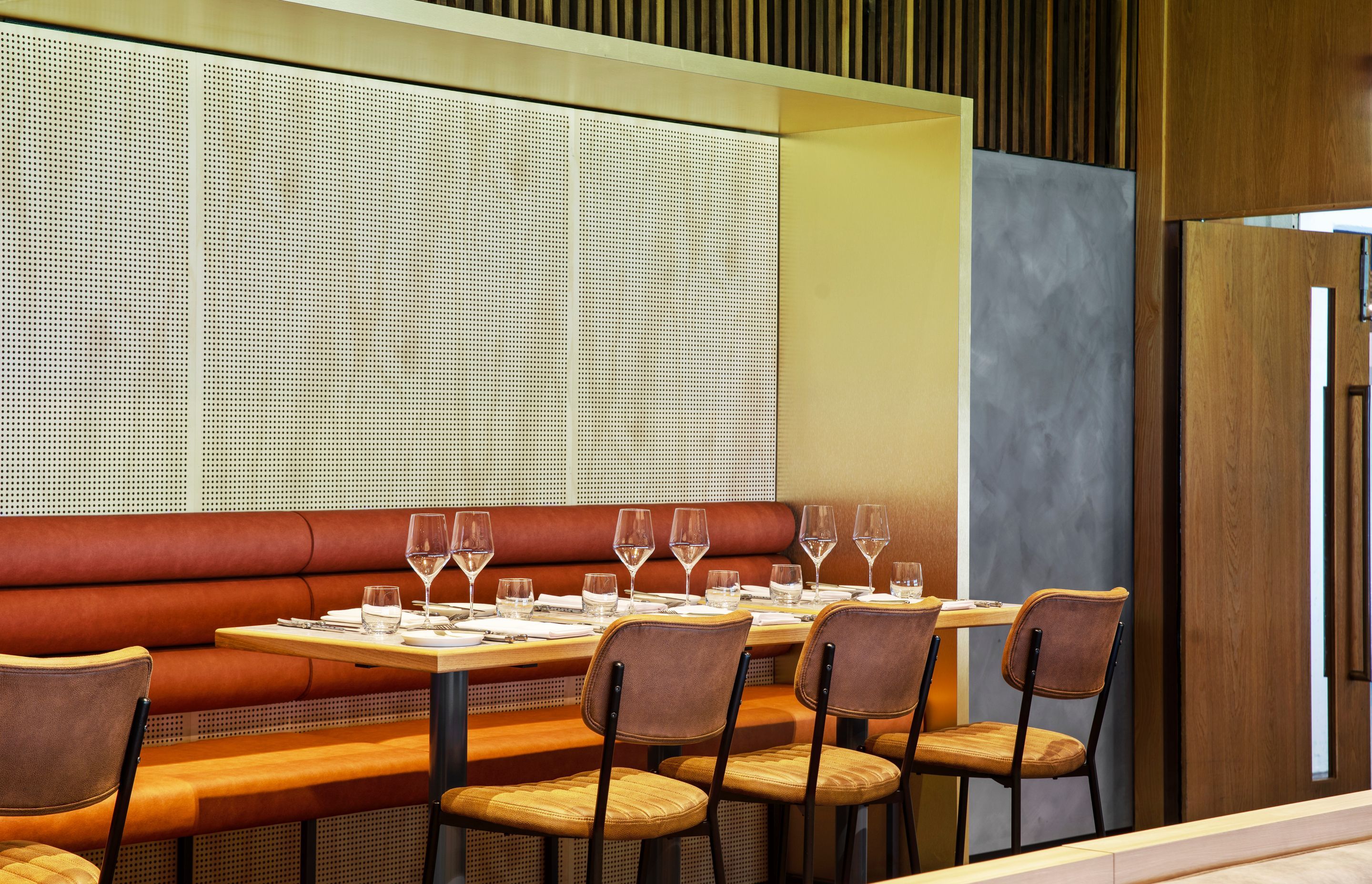 That Metal Company used decorative metal laminate to transform the eating areas at The Melbourne Cricket Ground.