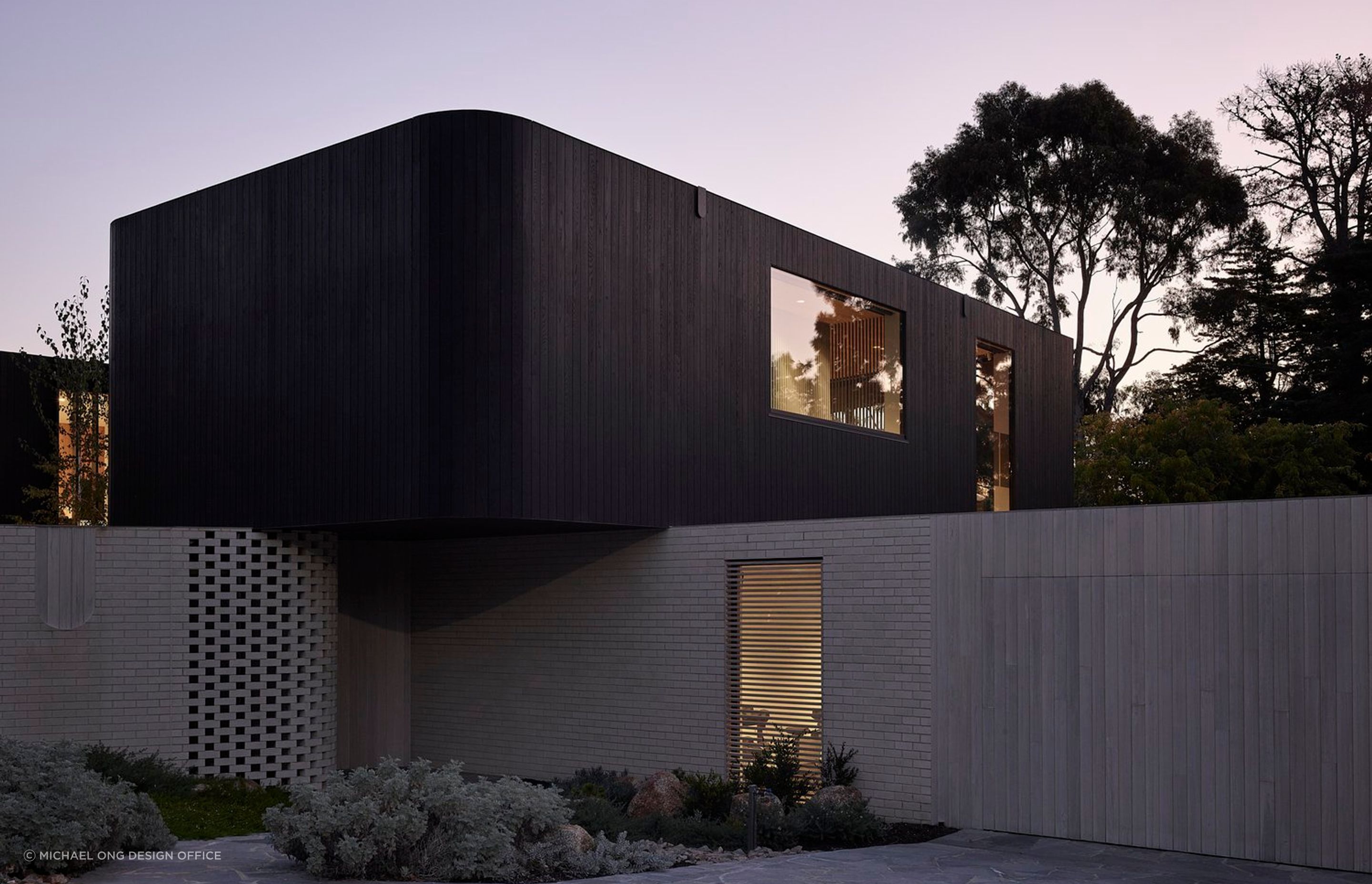 Brimar House is nothing short of a mesmerising interpretation of a contemporary brick home in Australia - Photography: Derek Swalwell