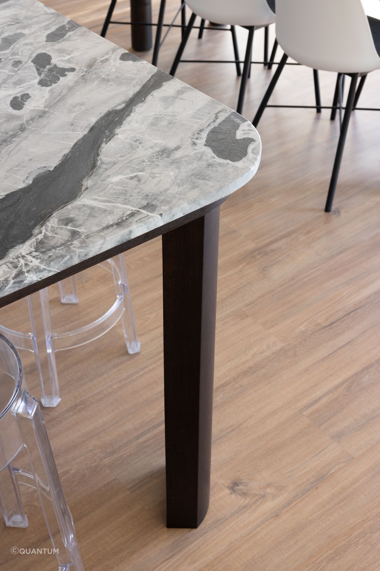 WISE Wood offers a collection of realistic timber visuals paired with the unique cork-rigid-core. The cork is a 100% sustainable material derived from the back of a cork oak tree.