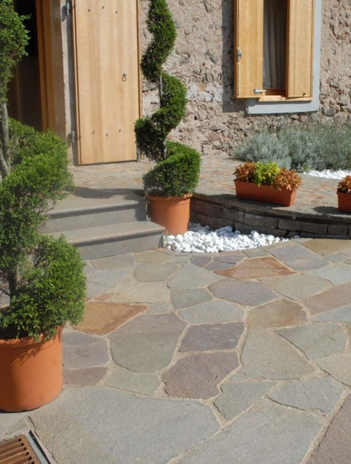 Natural-Stone-Trends-in-Cobblestone-Driveways08.jpg
