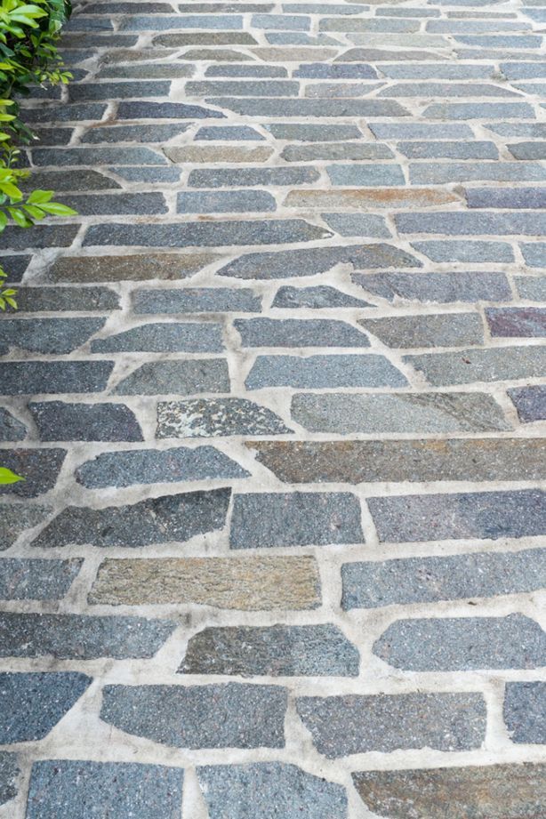 Natural-Stone-Trends-in-Cobblestone-Driveways11.jpg
