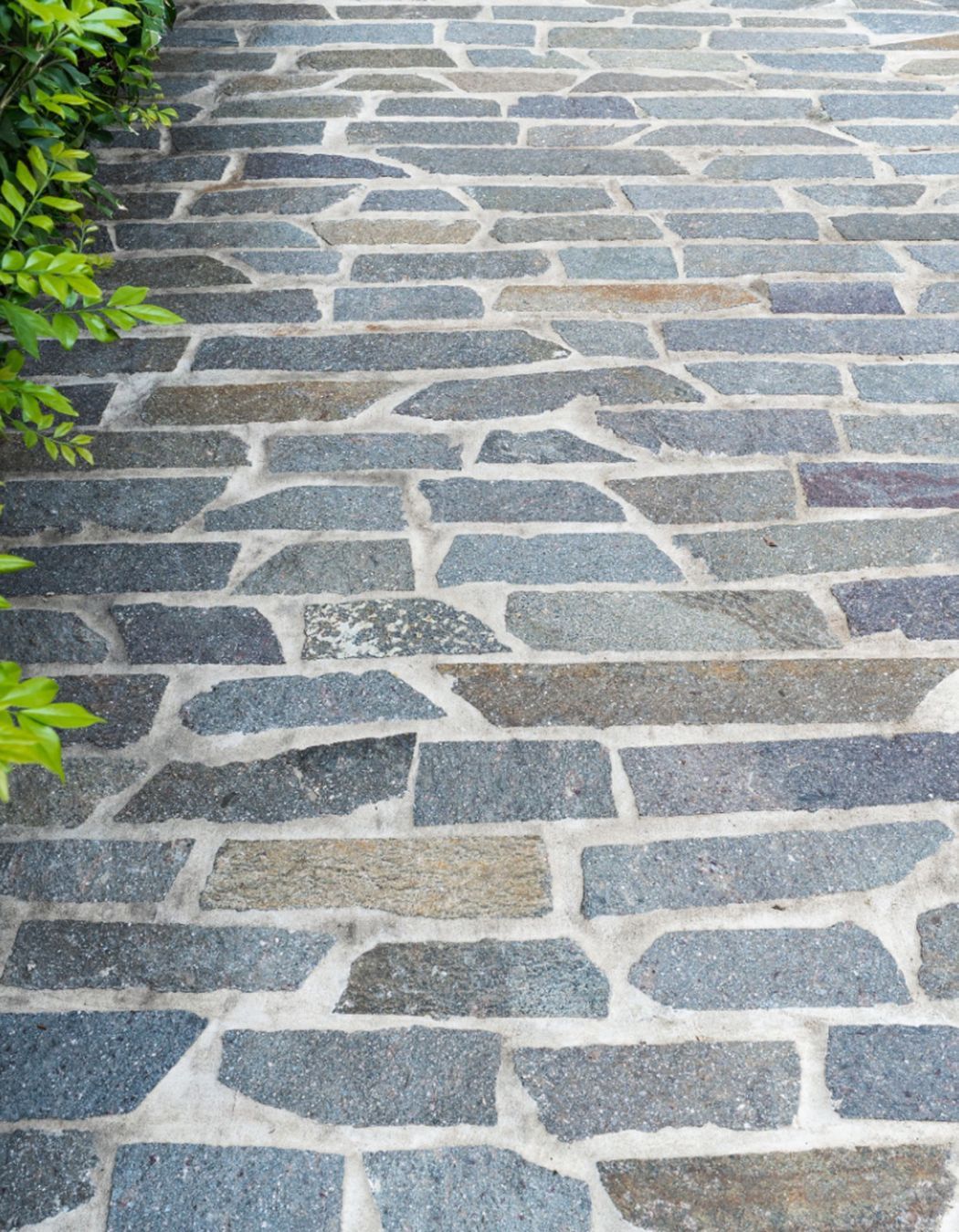 Natural-Stone-Trends-in-Cobblestone-Driveways11.jpg