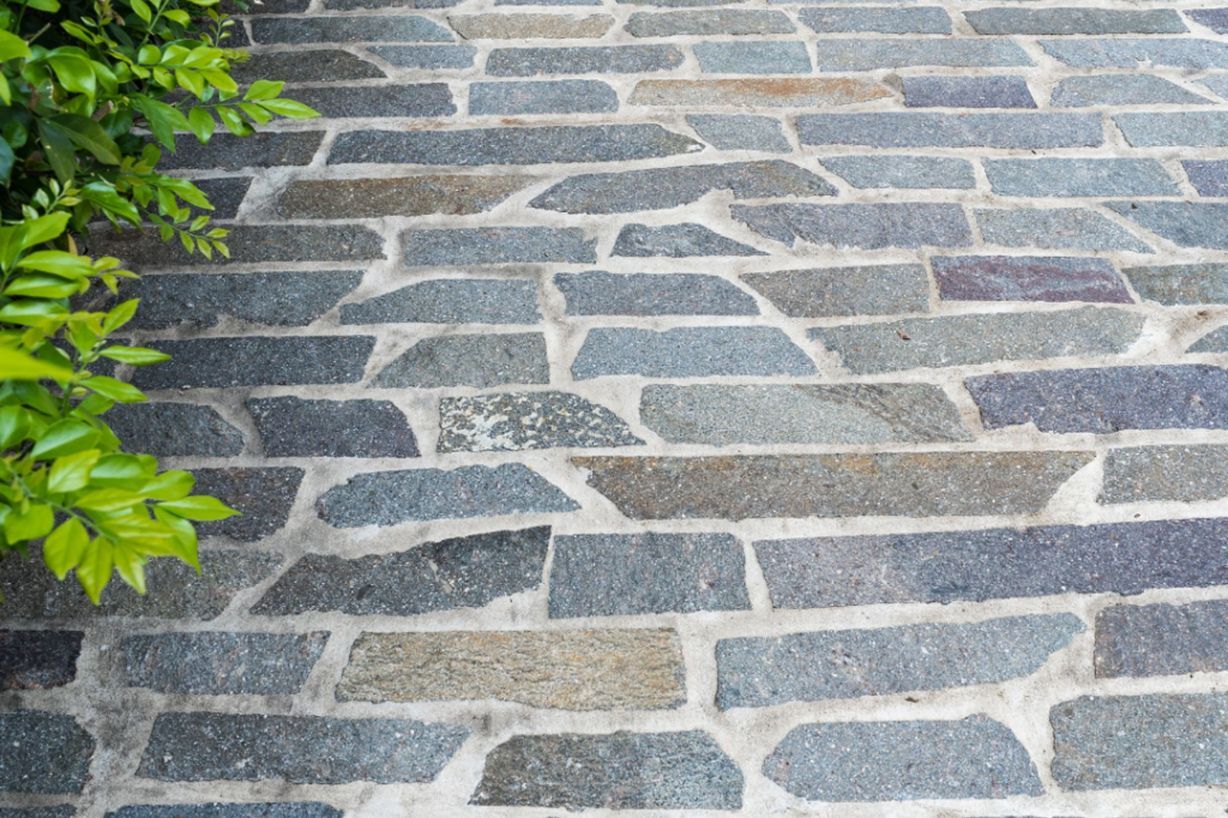 Natural-Stone-Trends-in-Cobblestone-Driveways11.jpg