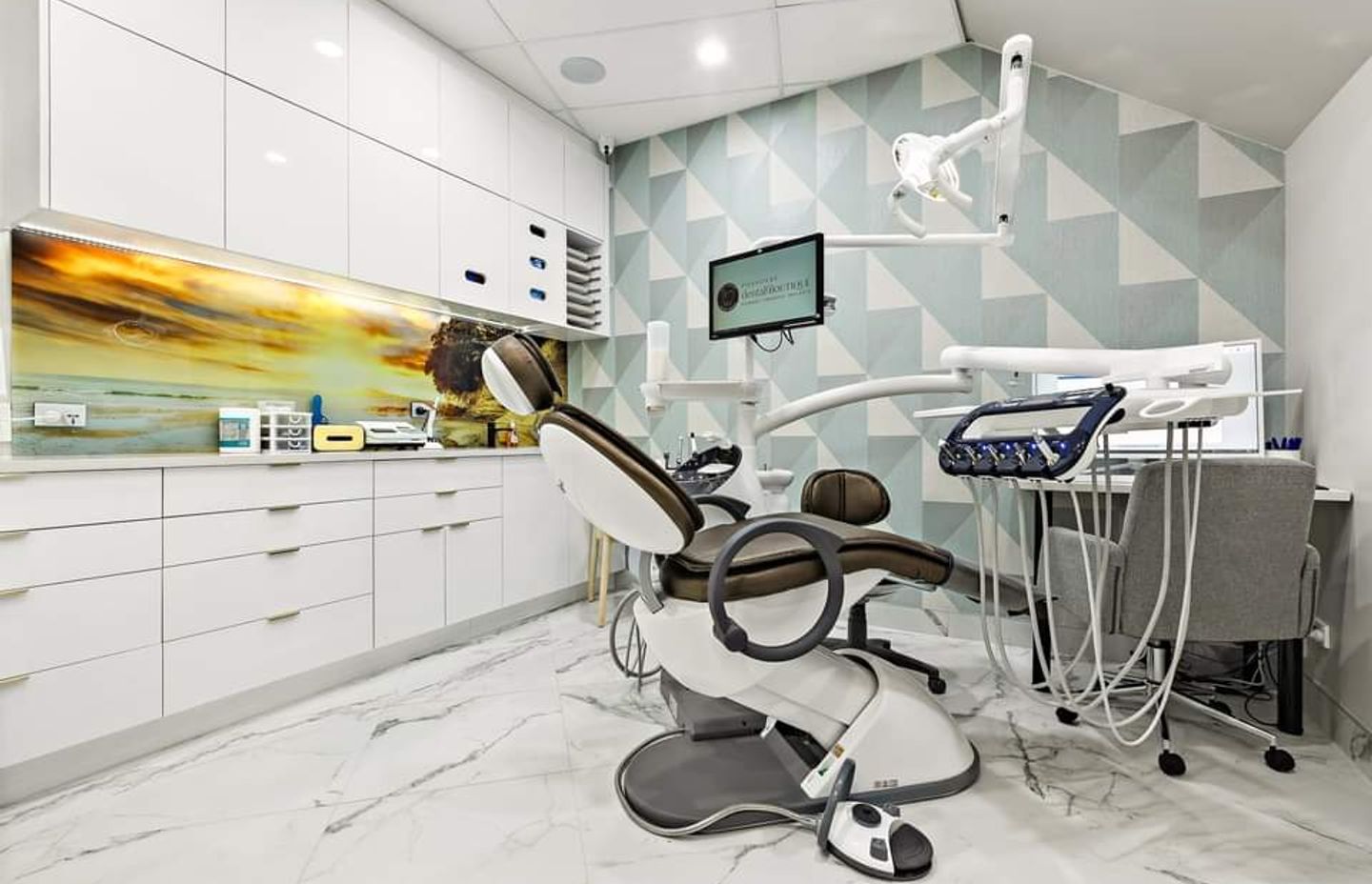 Wallpaper and other visuals distract patients.