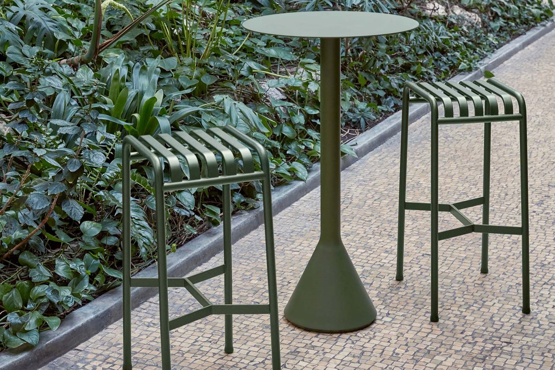 The Palissade Barstool, designed by Ronan and Erwan Bouroullec is incredibly versatile, widely used in a variety of outdoor settings.