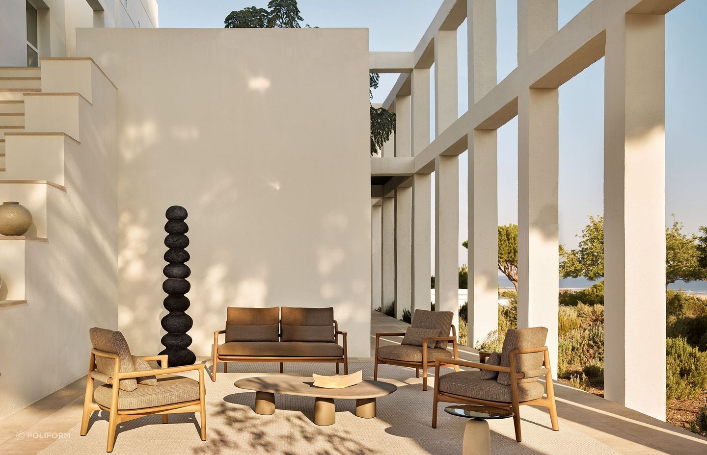 PoliformOutdoorMagnolia04.jpg