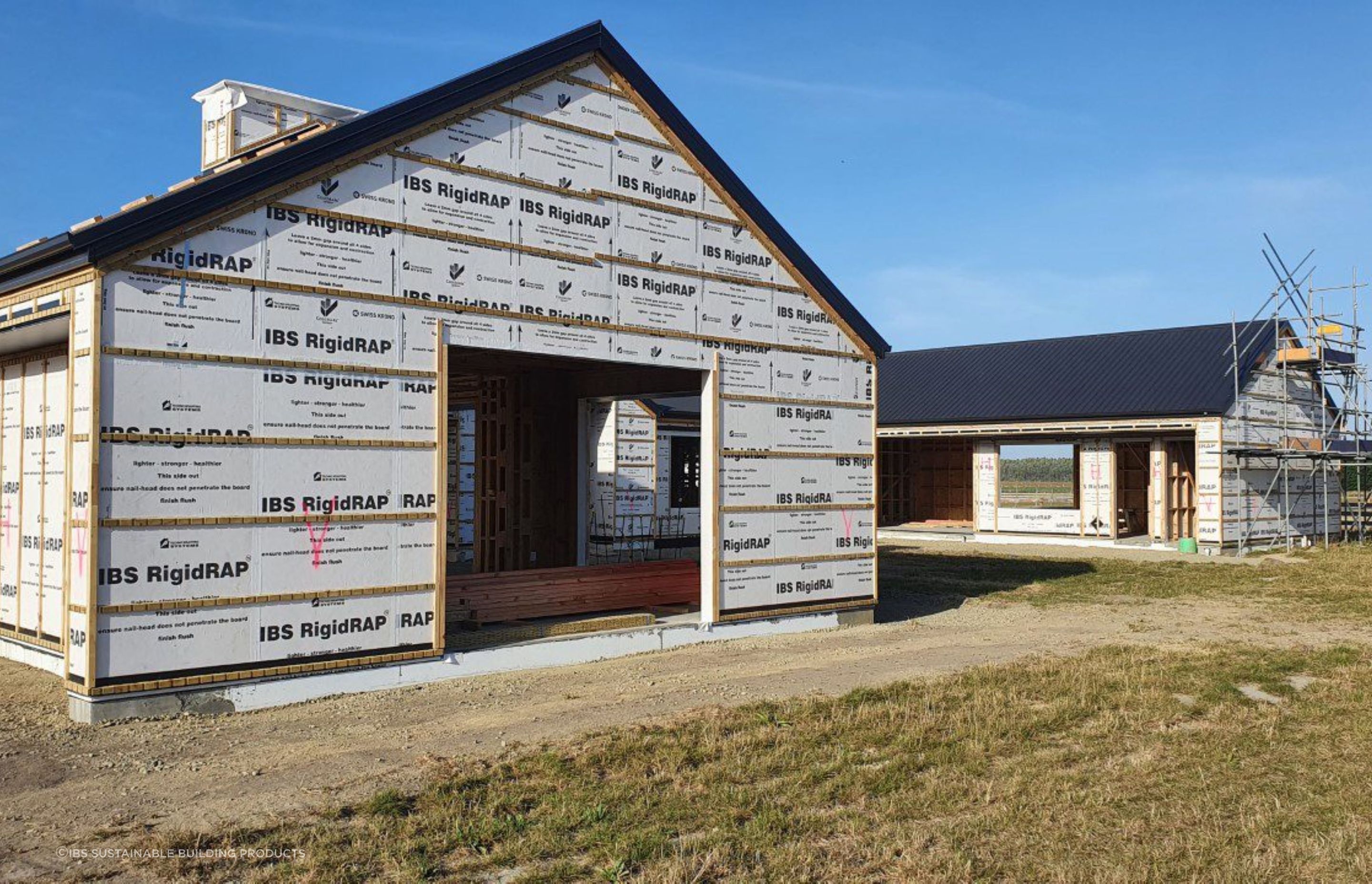RigidRAP from IBS serves as both an air and moisture barrier as well as a structural bracing panel and is suitable for timber-framed houses.