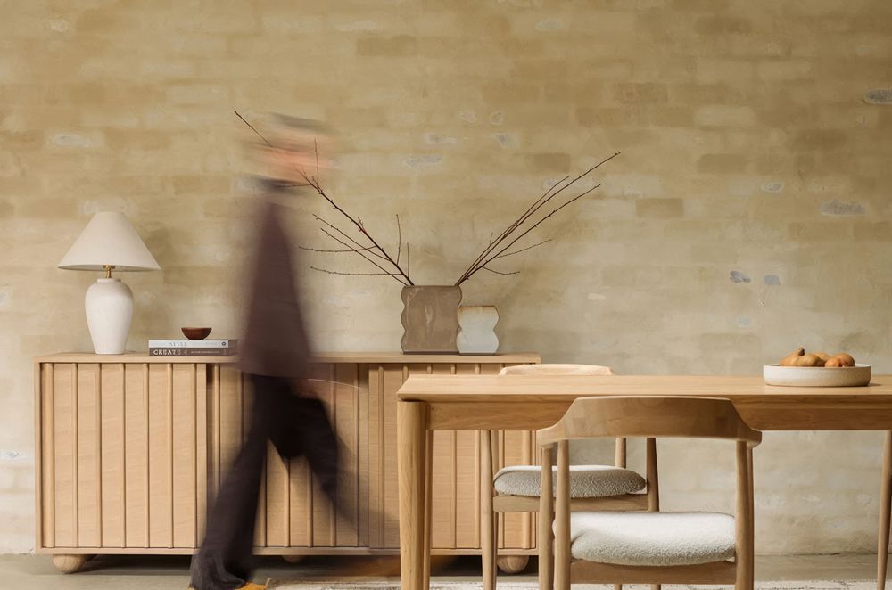 Scaleddining29d6e01e-3586-4d3d-85b8-2dbc522920461500x-standard-scale-300x.jpeg