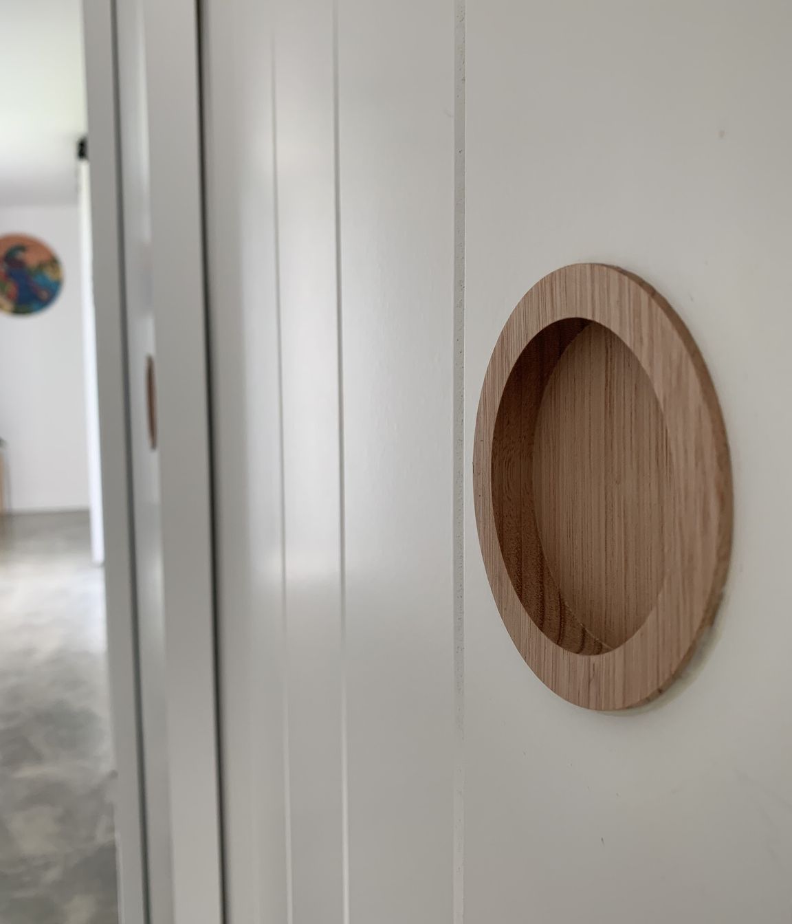 The Setto Round Handle is a classic inset pull handle designed to sit flush with the frame of your door or drawer.