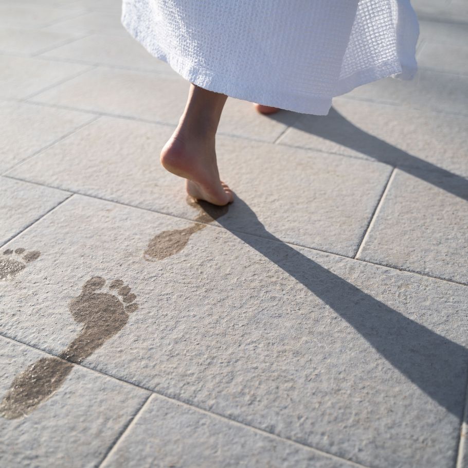 Discover the slip-resistant coating designed to protect the aesthetic integrity of your floors