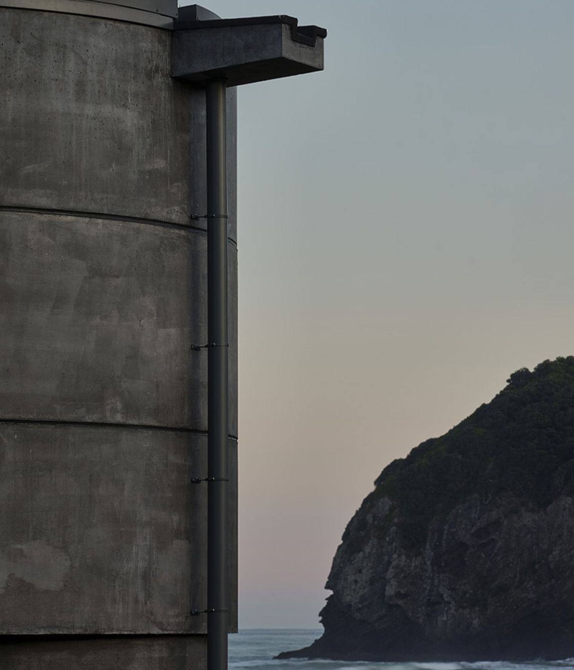 PeterFell’s 699 SuperBlack oxide speaks to North Piha’s environment.