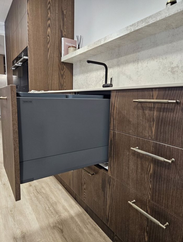 “The Tanova FLEX program is colour-matched to all other Tanova products, so if you want to use products from the other Tanova solutions due to space or requirement constraints, everything will be cohesive.” Picture: Tanova FLEX in Umbra Grey Shown On Merivobox Drawer.