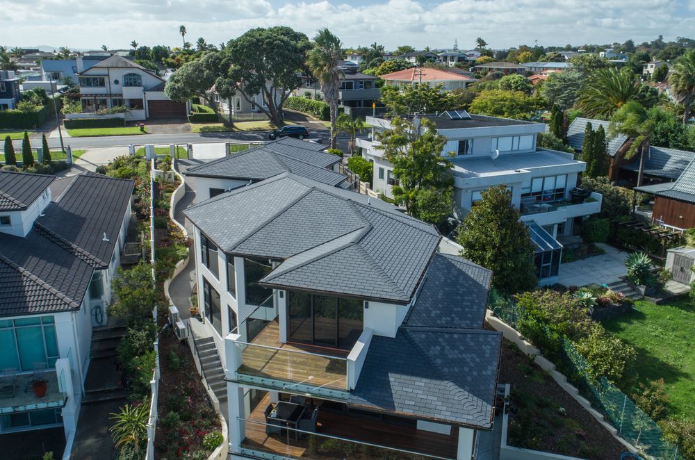 Two different coloured Viking EcoStar tiles were used on the roof of this home to create visual interest.