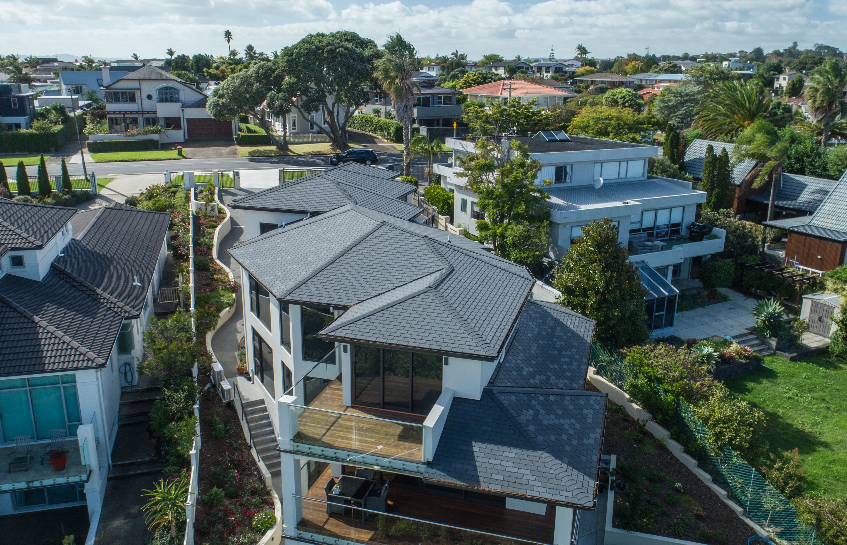 Two different coloured Viking EcoStar tiles were used on the roof of this home to create visual interest.