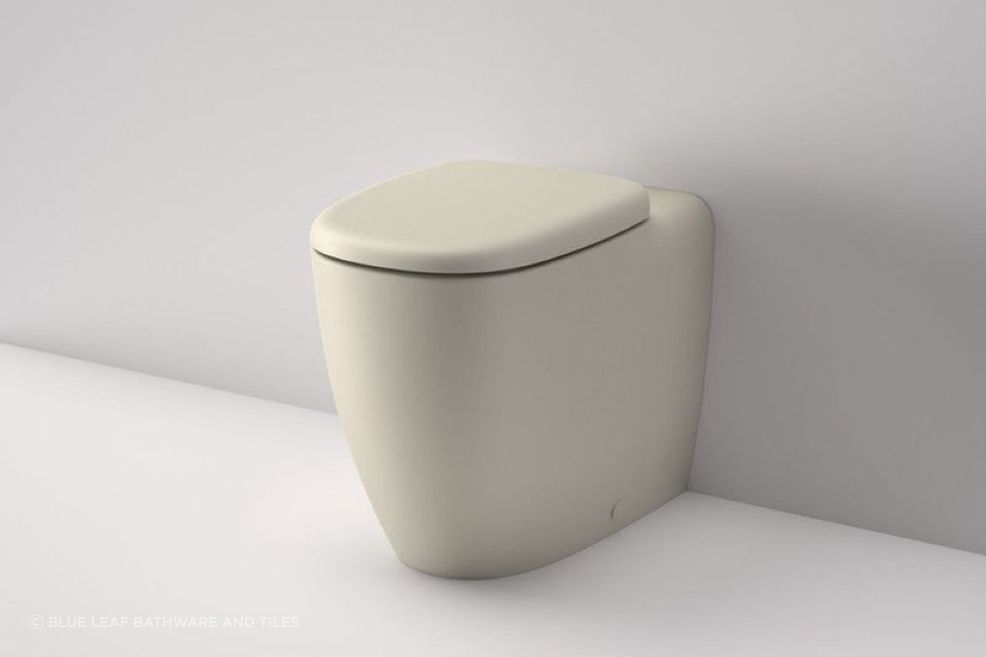 With patented CleanFlush rimless and GermGard antimicrobial technology, the Caroma Contura II is the ultimate hygienic choice.