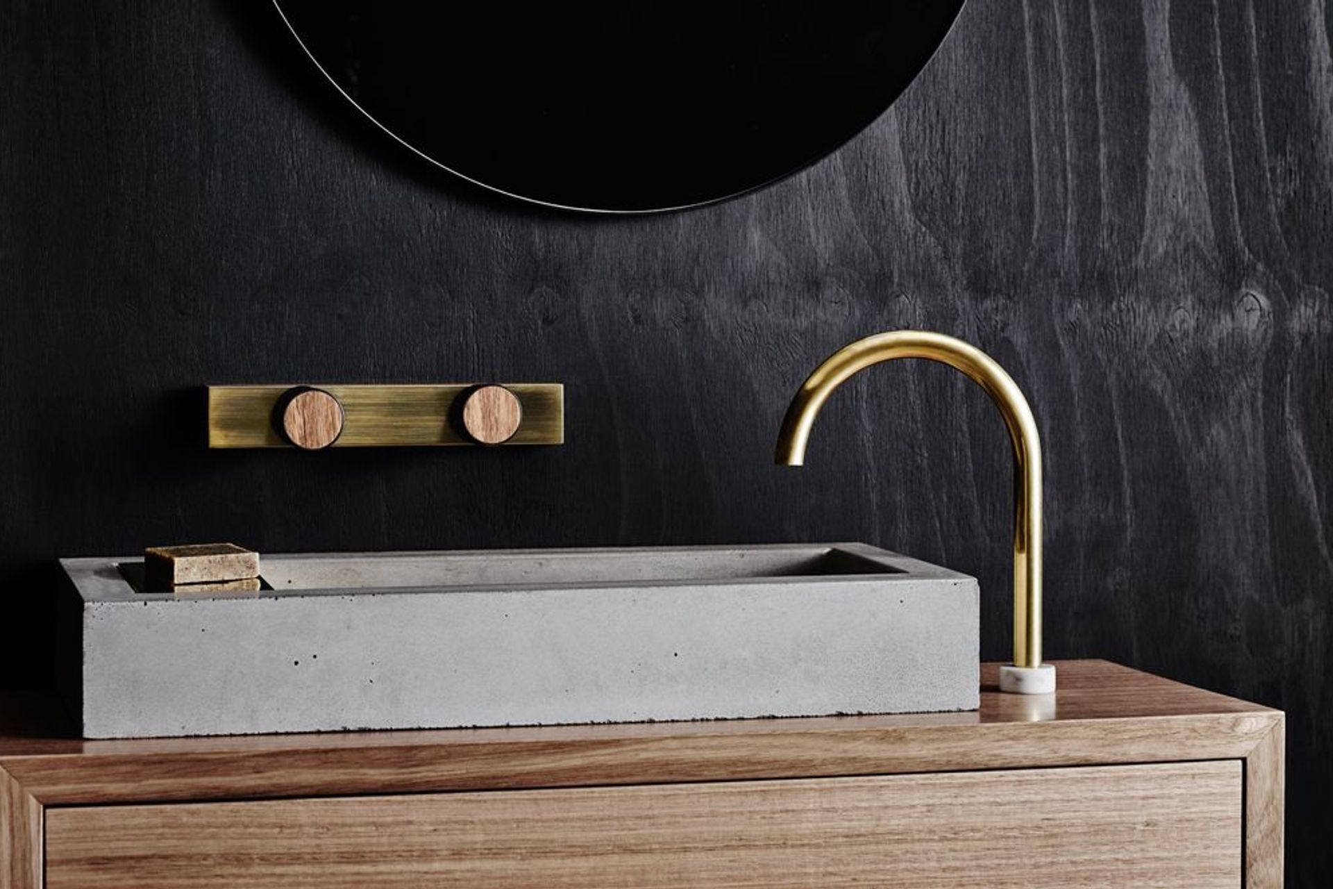 The ingenious hybrid material Wood Melbourne Leo Round Brass &amp; Timber Taps
