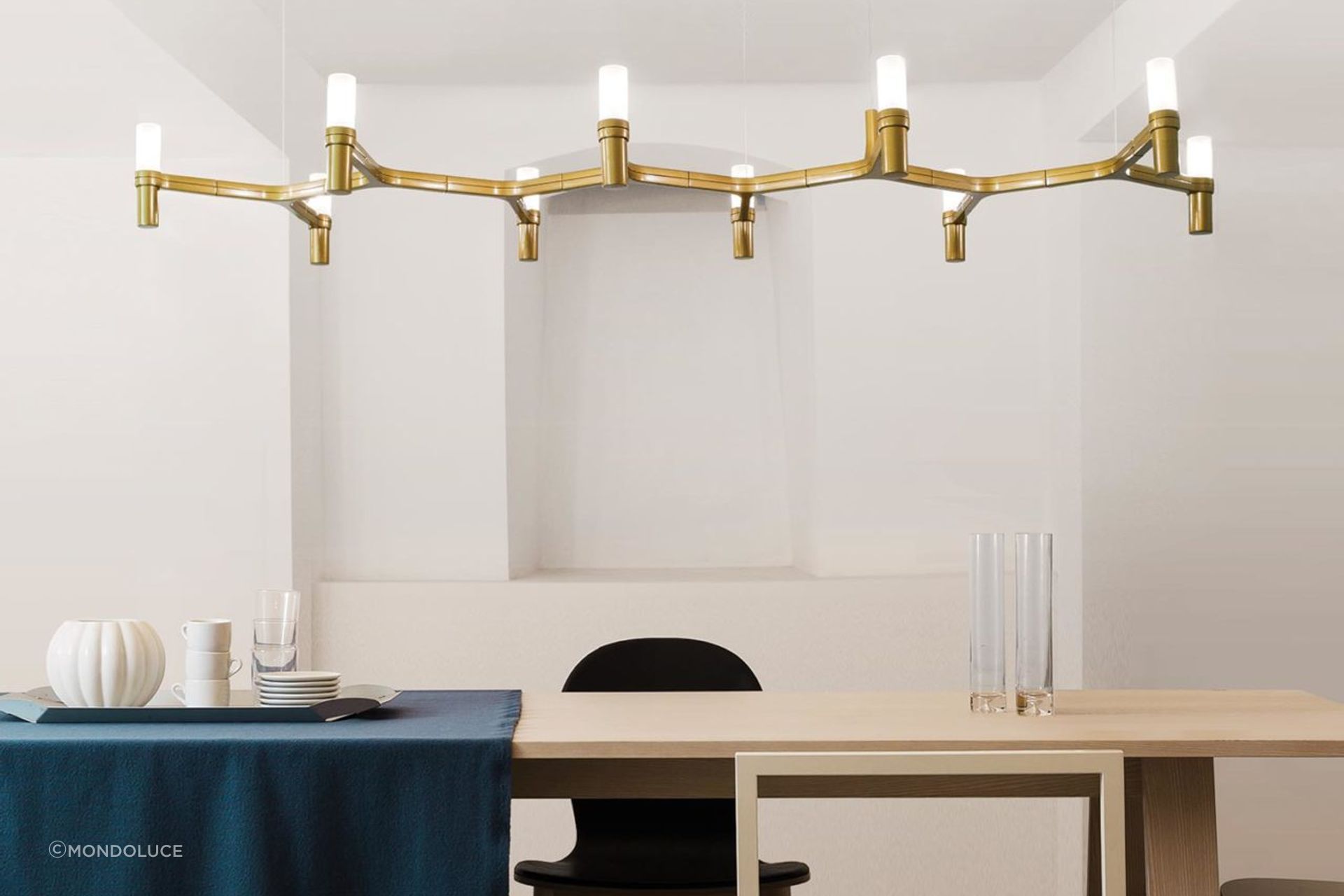 Crown Plana Linea Chandelier
By Mondoluce