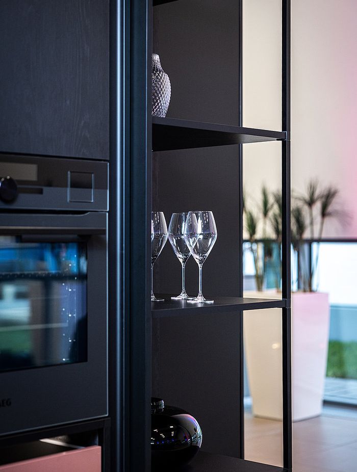 FurnSpin is compatible with Hettich’s Cadro aluminium frame system – further demonstrating its ability to seamlessly integrate into different systems and spaces.