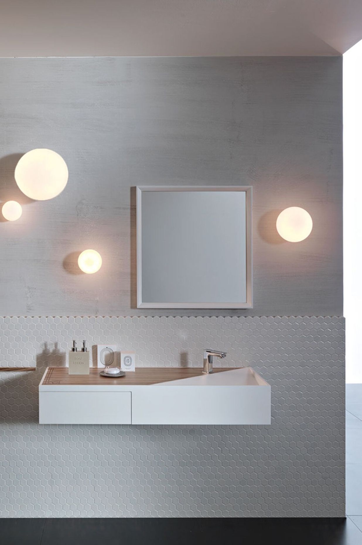 15 bathroom wall lighting ideas that renovators love