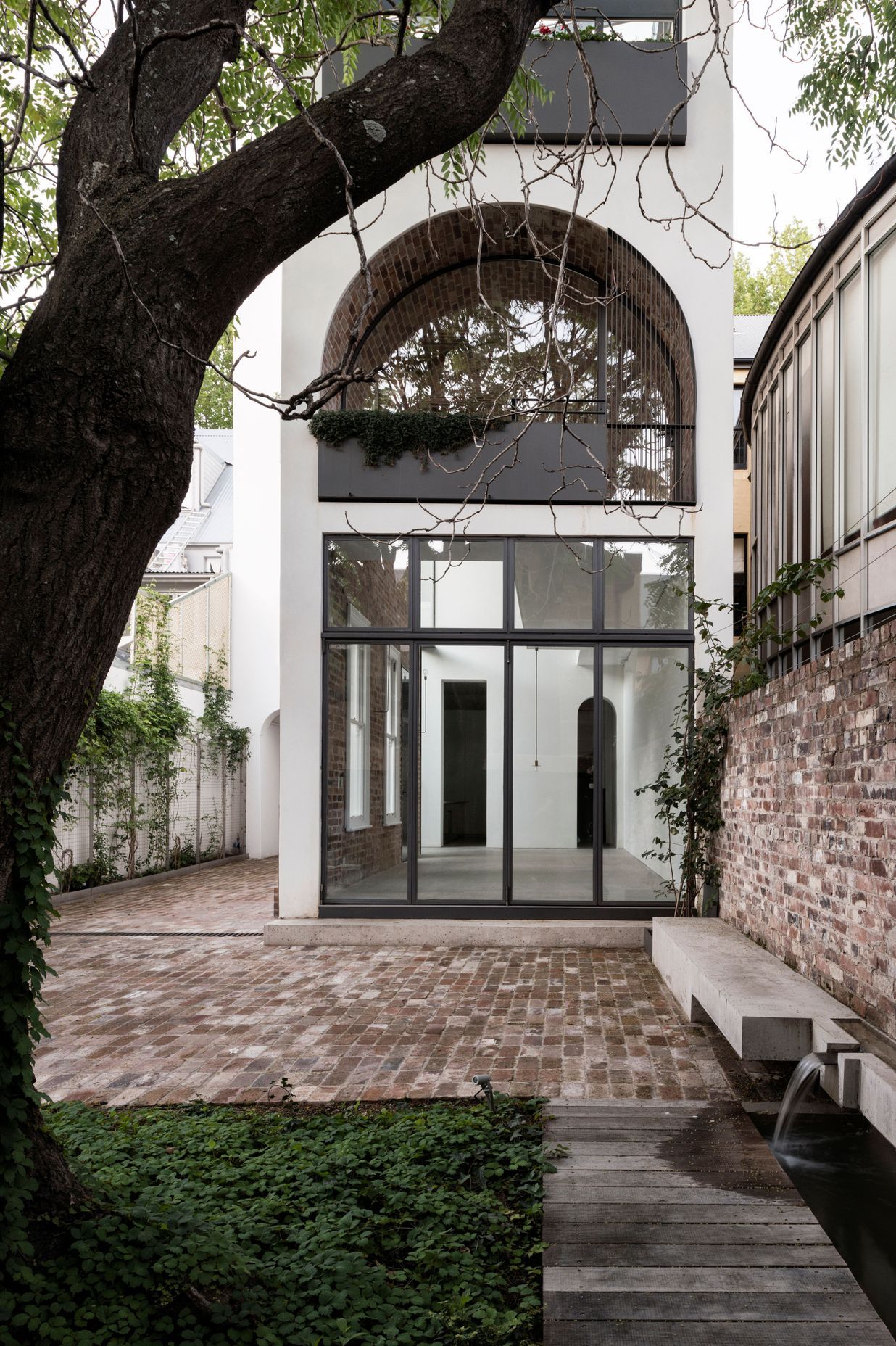 Italianate House, Surrey Hills by Renato D’Ettore Architects | Photography by Justin Alexander and Simone Bossi