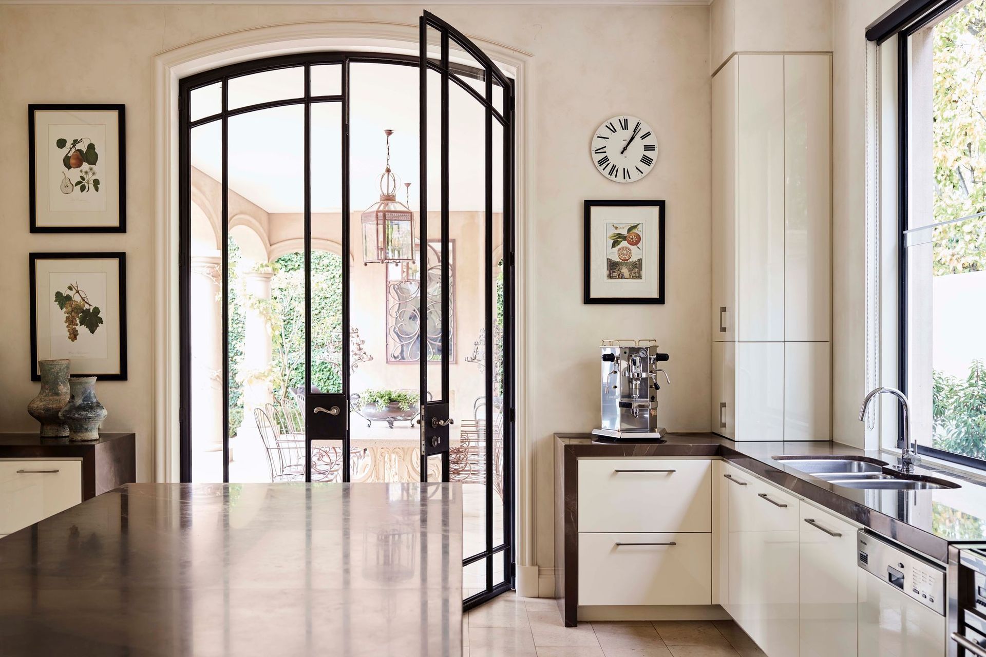 Kenley Court by Rob Mills Architecture &amp; Interiors | Photography by Mark Roper