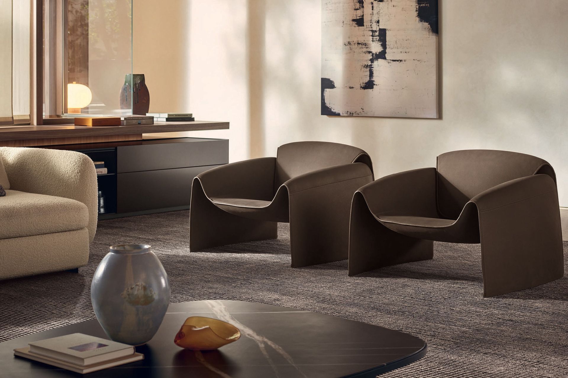 Le Club gives the voluminous club chairs of the last century a contemporary twist