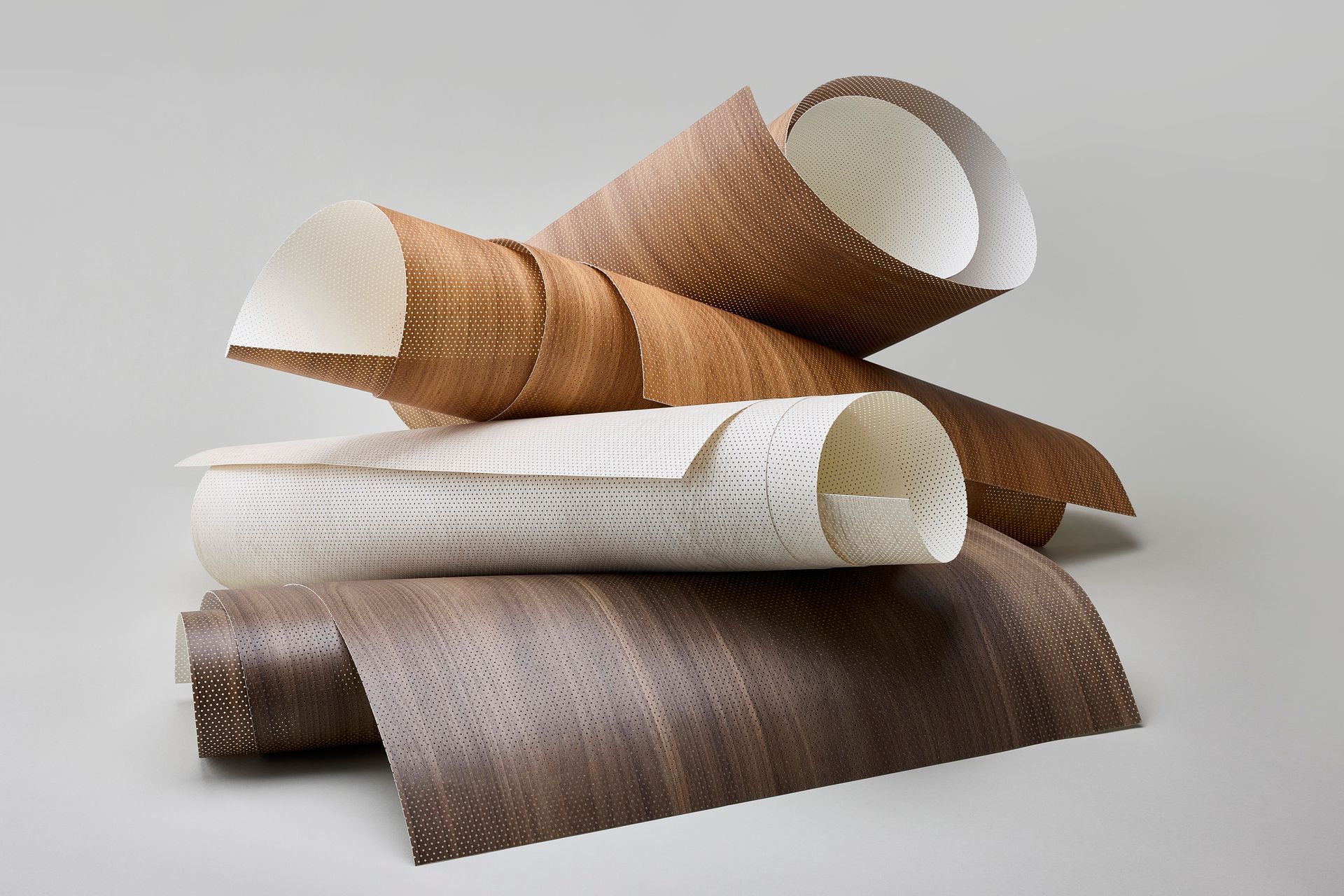 UV-stable, scratch-resistant and water-resistant.