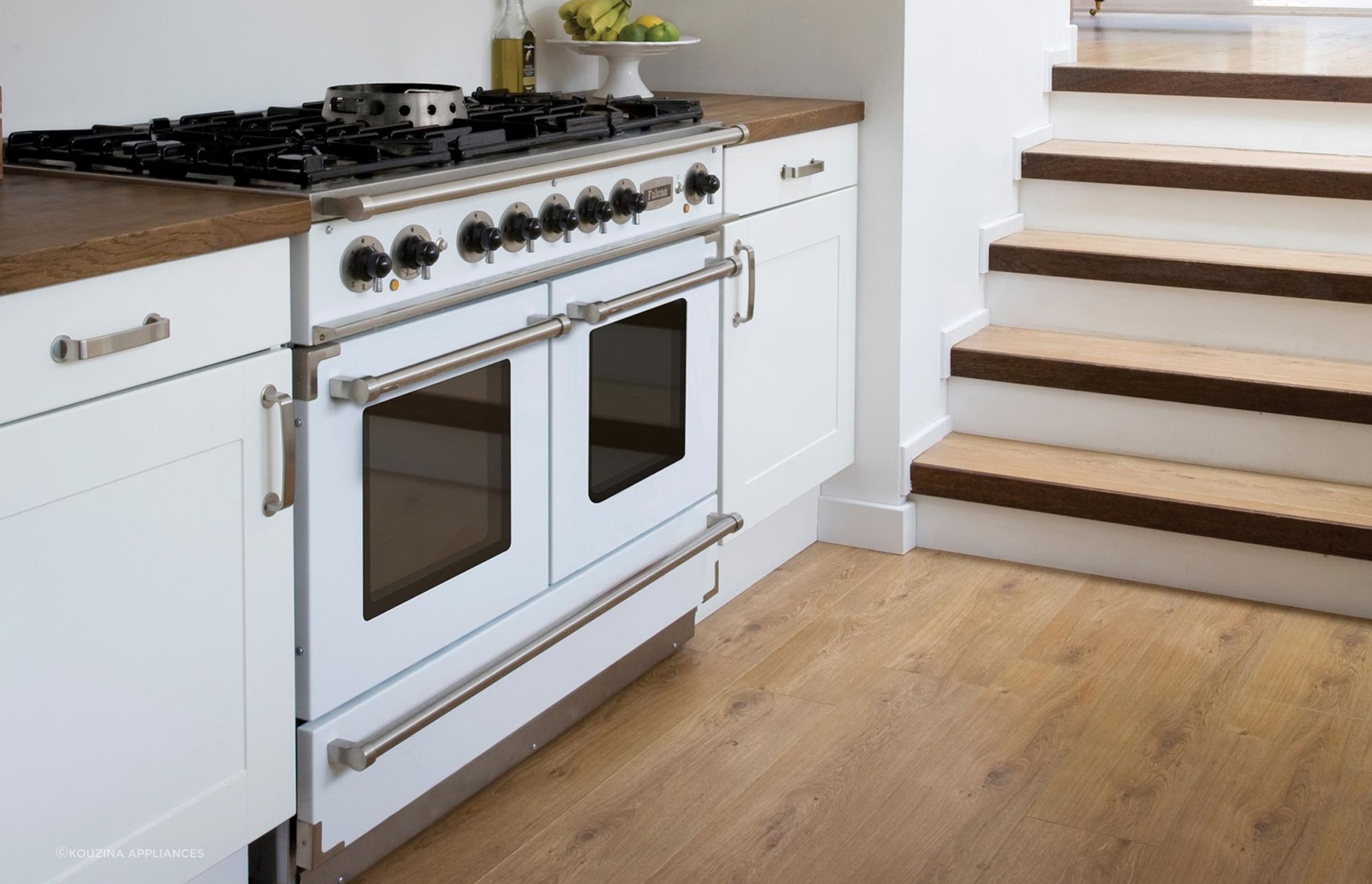 The Falcon Continental Freestanding Cooker W.1100 has not one but two multi-functional ovens, easily accommodating large groups and gatherings.