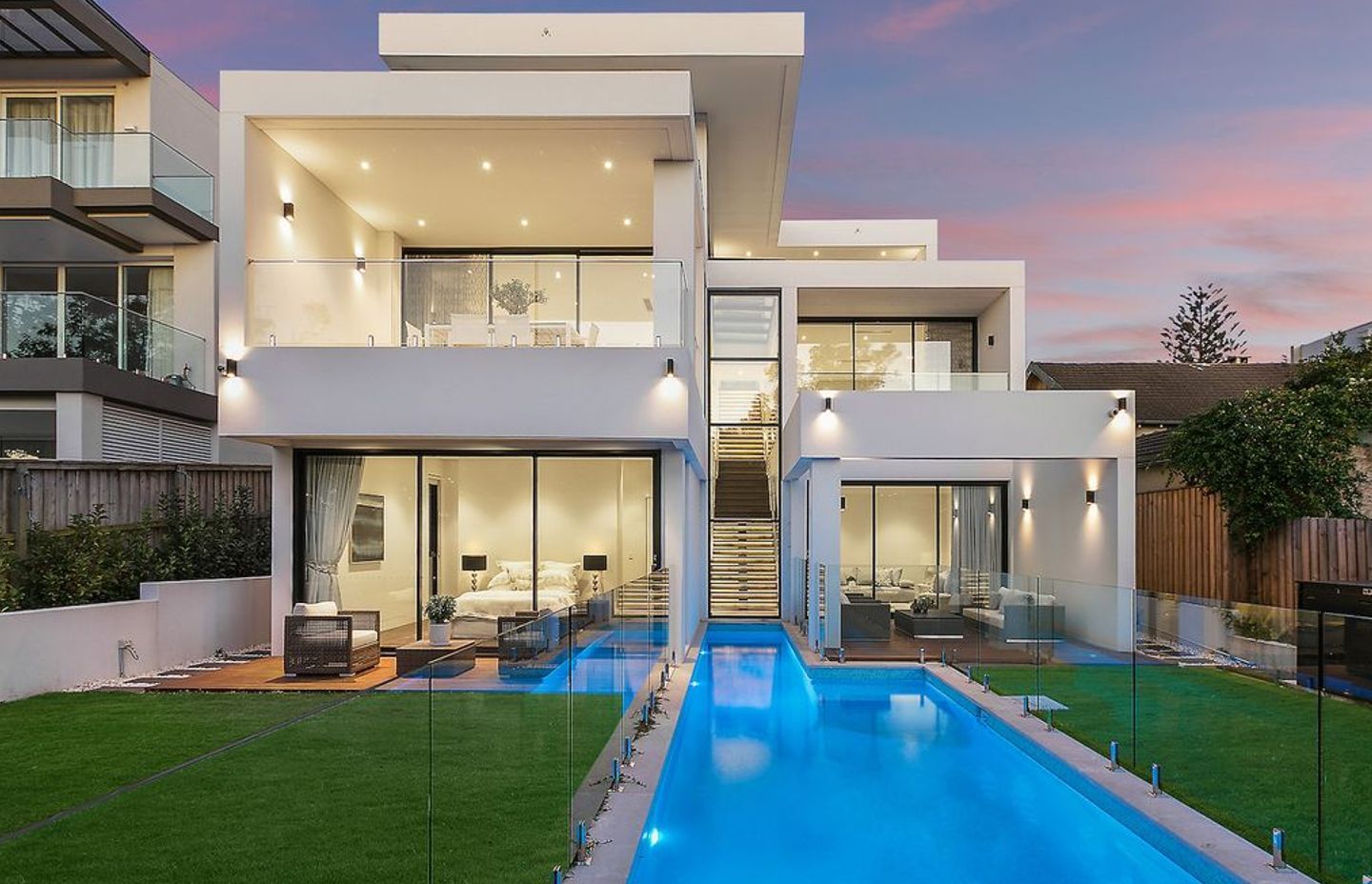 Vaucluse House by Zin Building Design | Photography by Sotheby’s International Realty