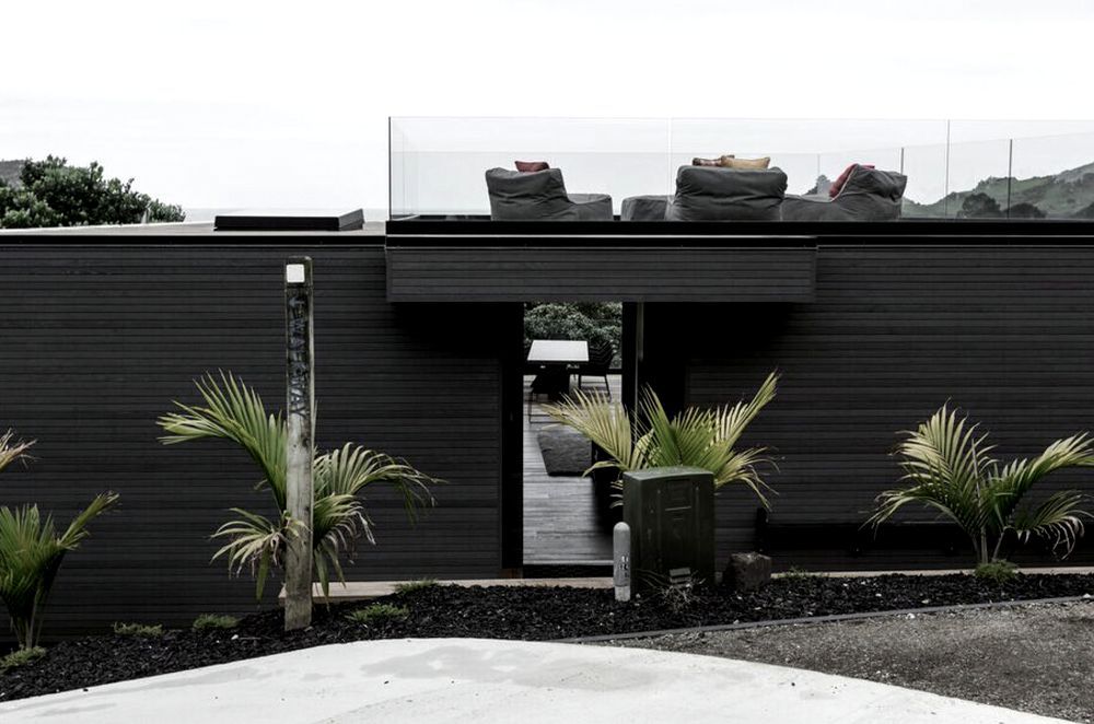 The Hahei Beach House in Coromandel by Chris Tate in collaboration with Evelyn McNamara.