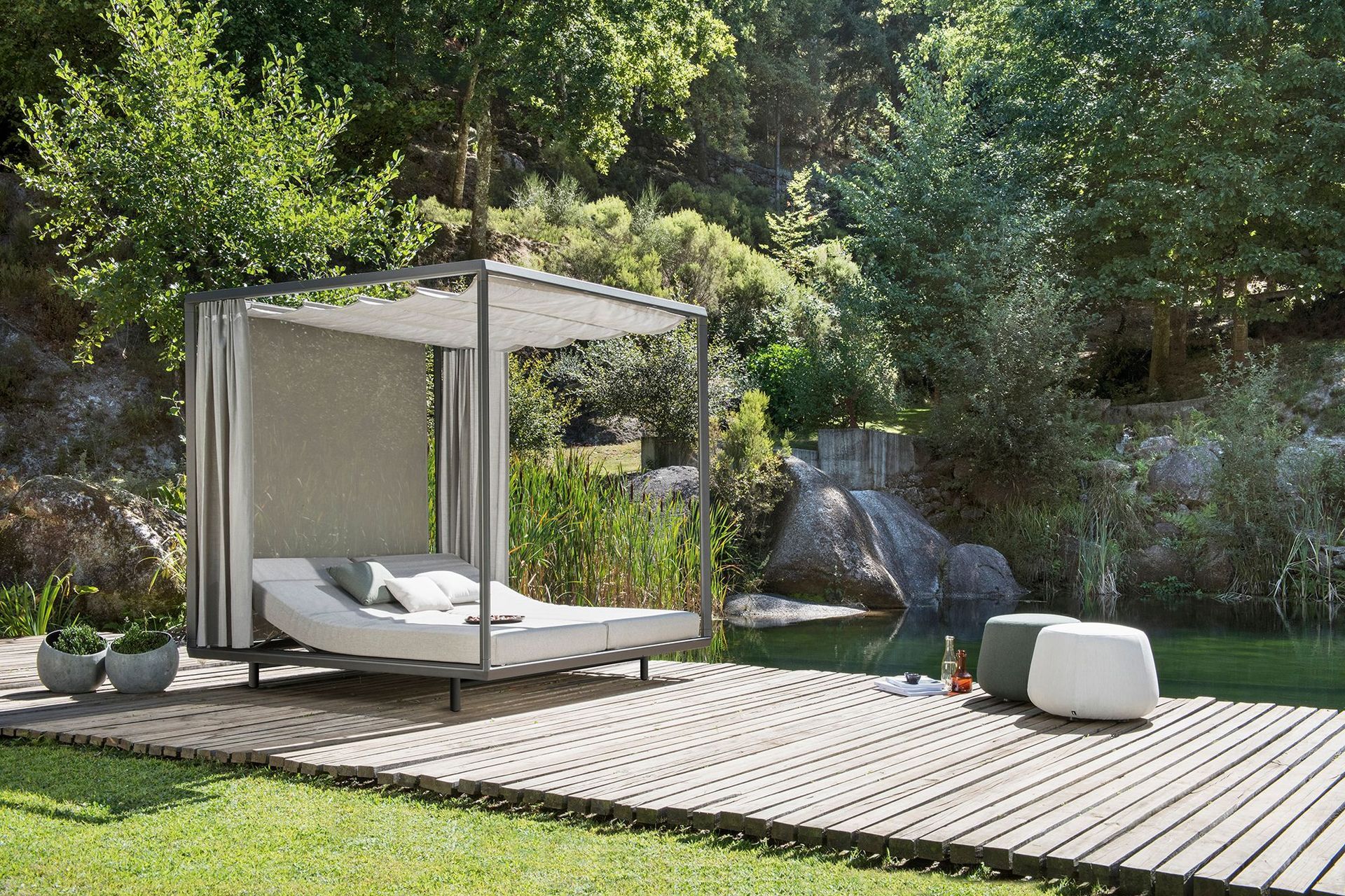 Pavillion daybed by Tribù