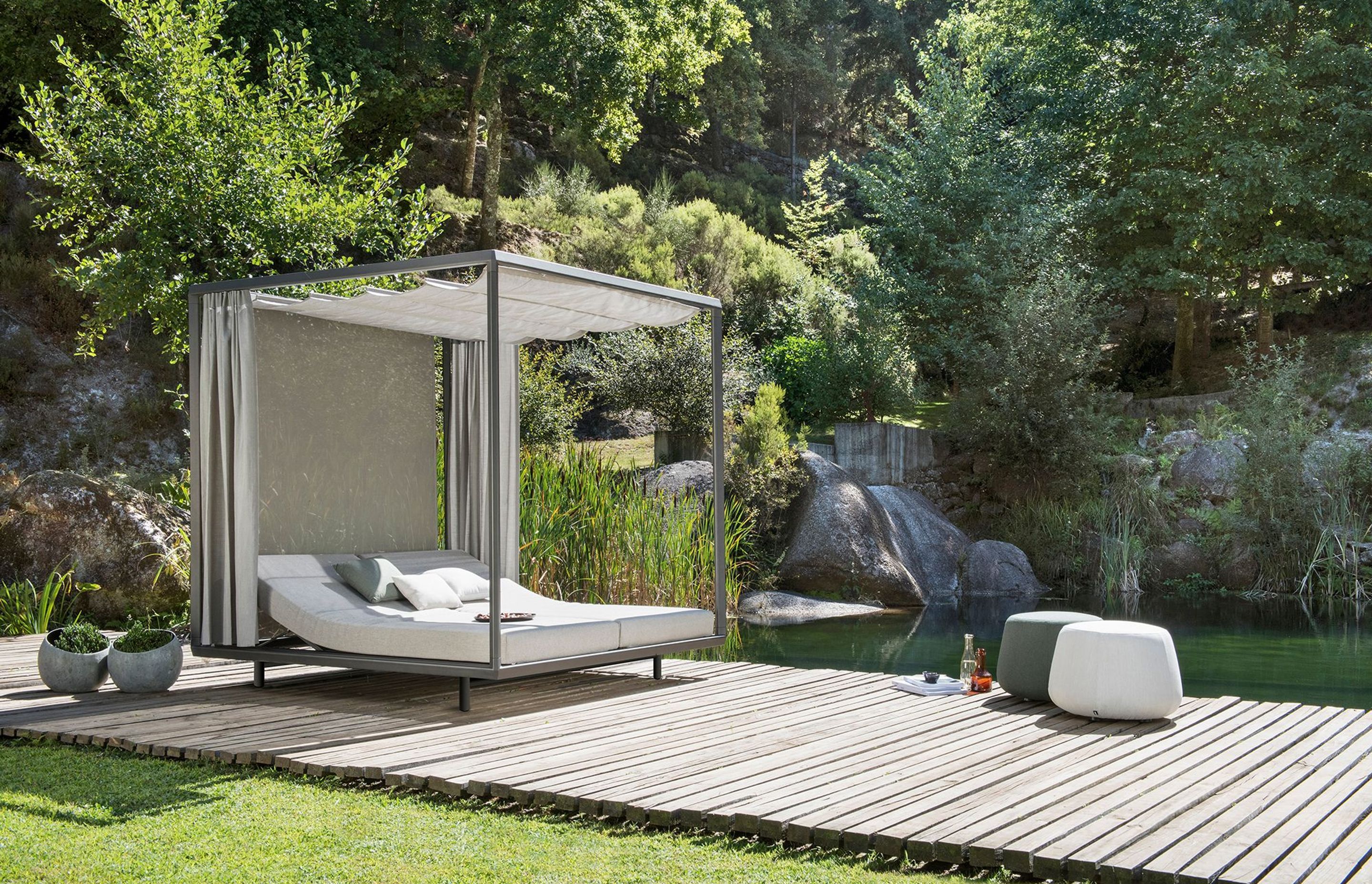 Pavillion daybed by Tribù