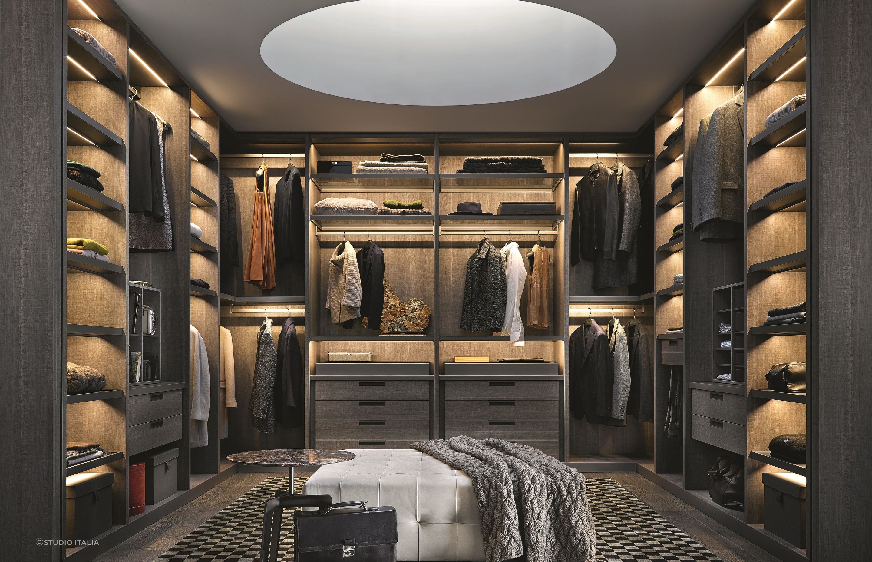 Modern Wardrobe Solutions from Studio Italia