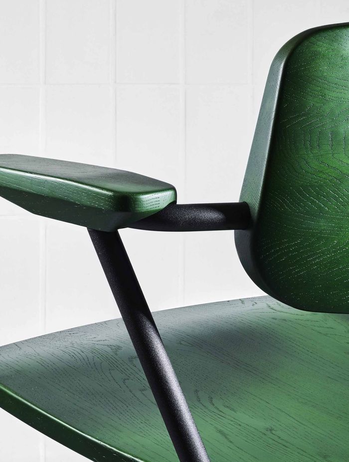 giroflex 150 in Moss Green finish