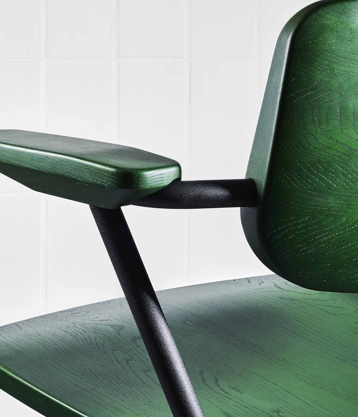 giroflex 150 in Moss Green finish