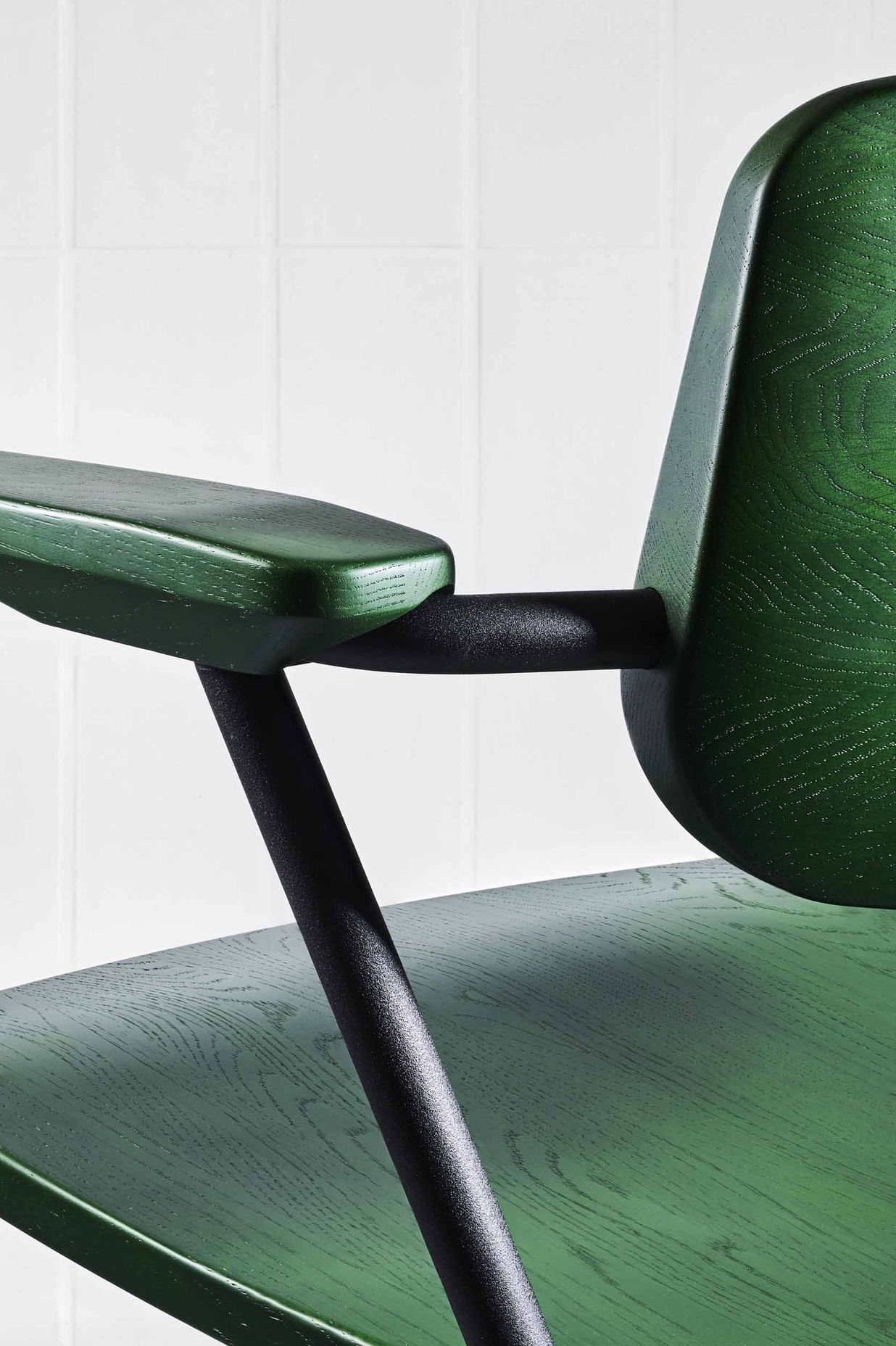 giroflex 150 in Moss Green finish