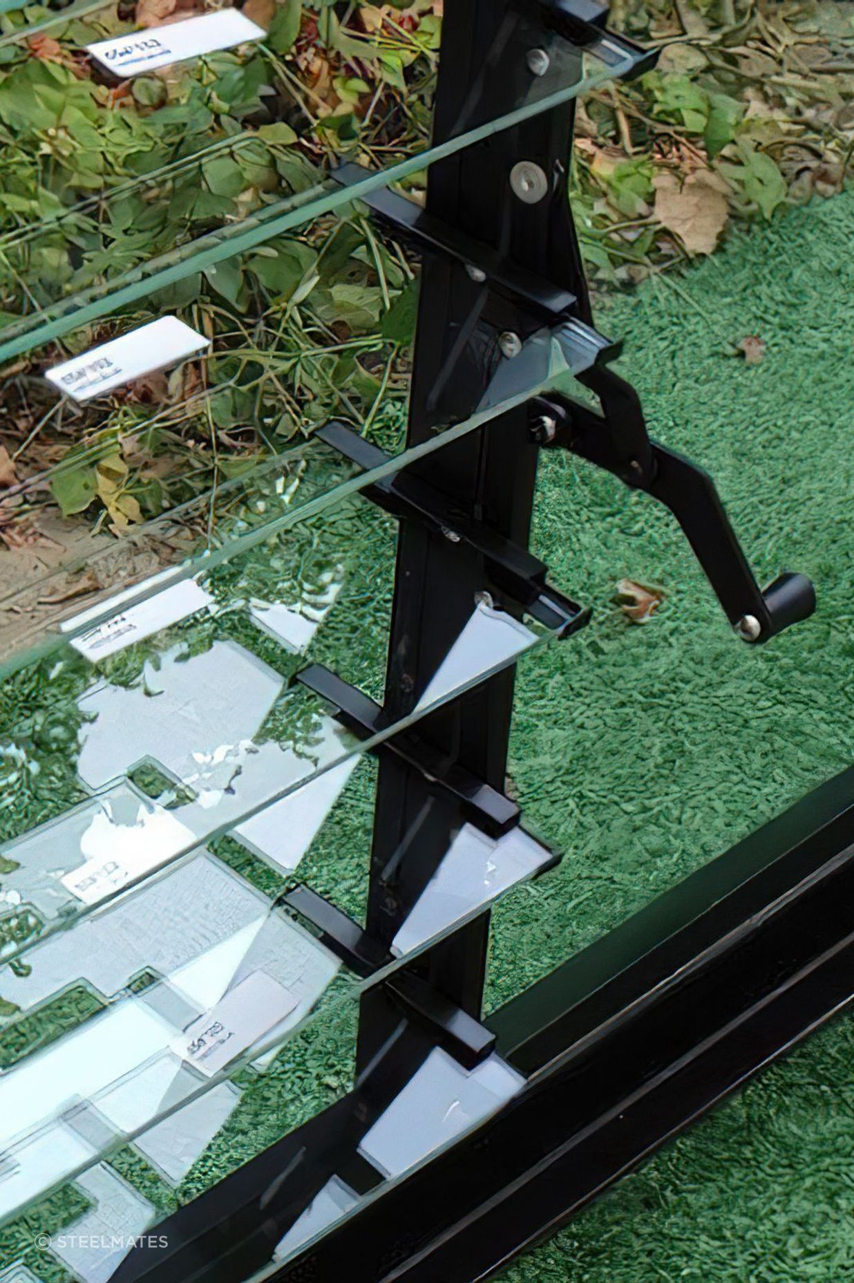 03-Selecting-a-greenhouse-requires-weighing-elements-including-material-1.jpg