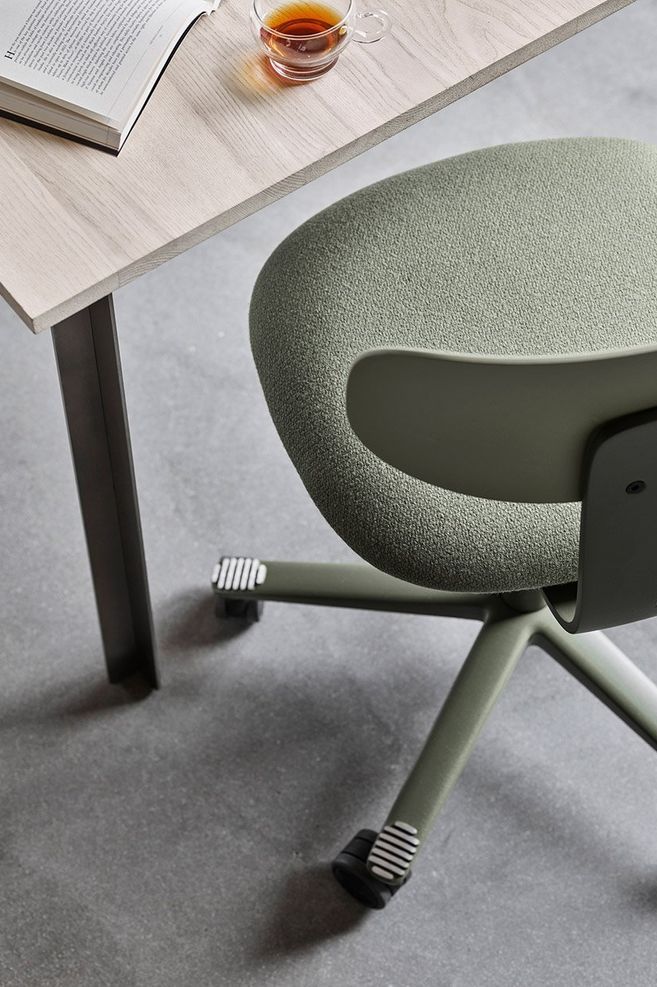 Flokk design HÅG Tion has the following ecolabels: GREENGUARD Gold, as well as an independently verified EPD