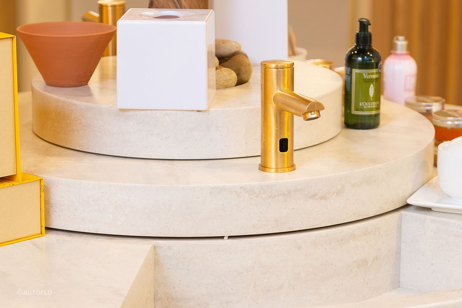 Pillar Standard Sensor Tap
by Autoflo