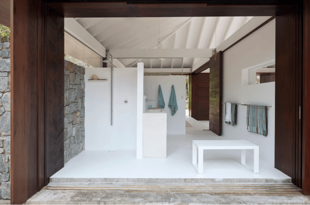 Open style coastal bathrooms work particularly well in beach style huts, or single level beach houses.